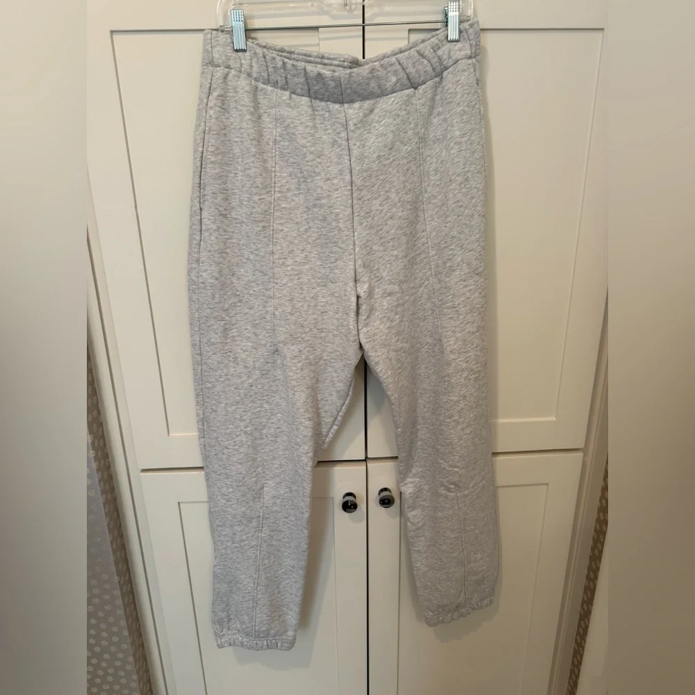 On Running Open Club Light Gray Sweatpants